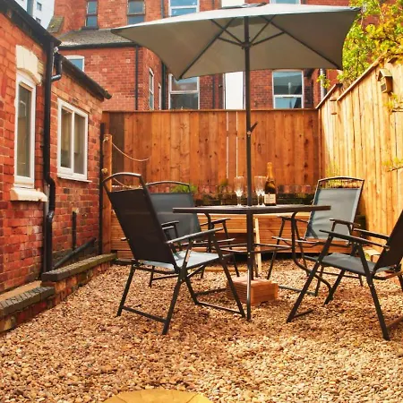 Cozy Room In Modern House Near Nottingham Exterior photo