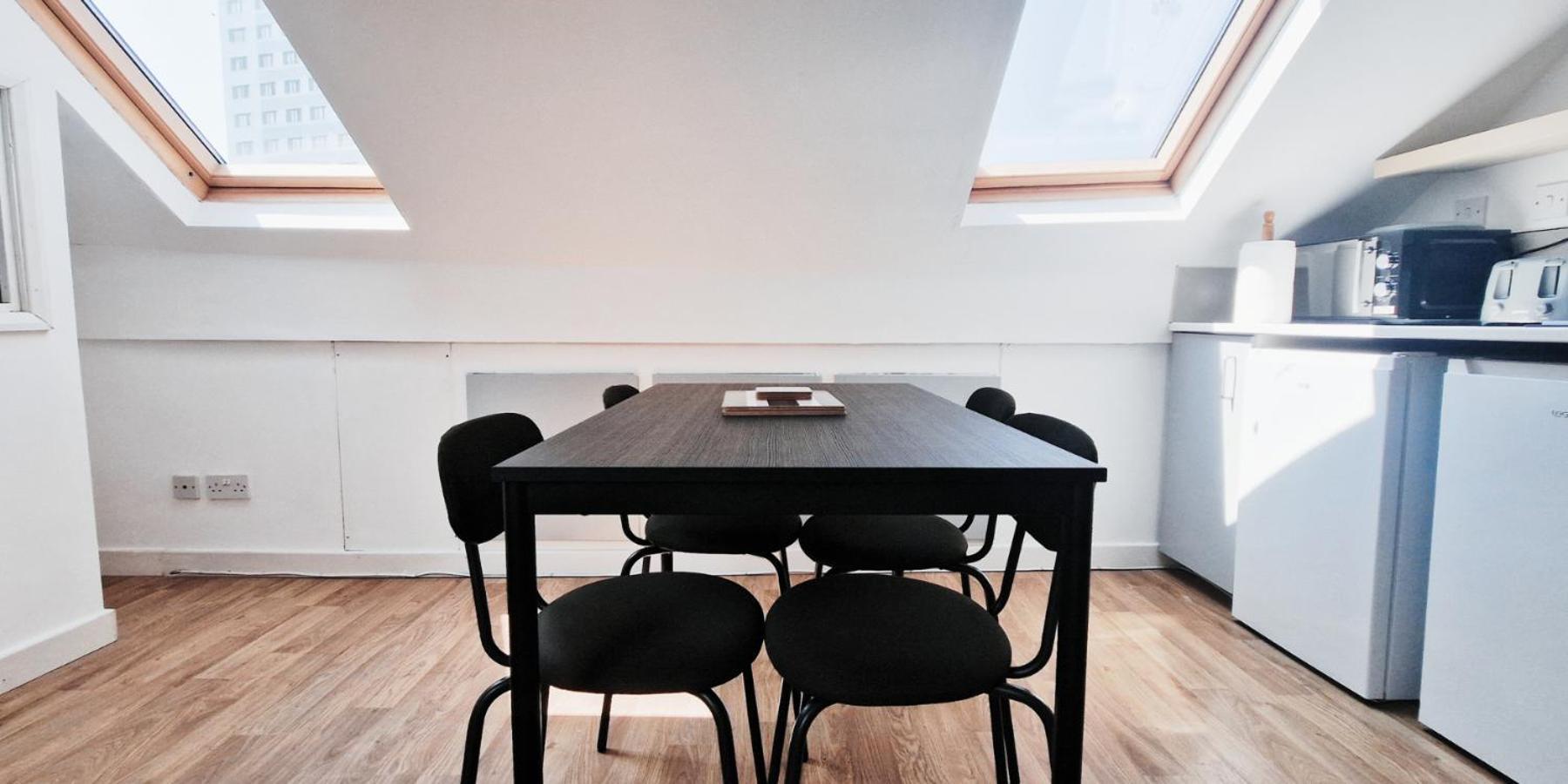 Appartamento Cozy In Modern House Near *